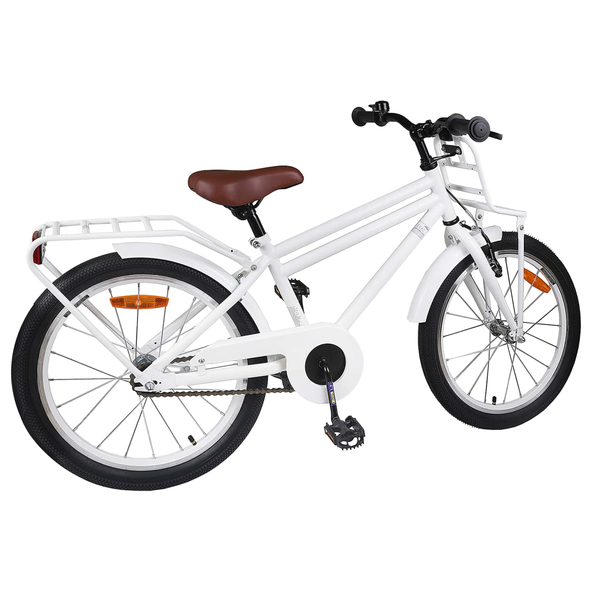 Ein weißes Fahrrad mit braunem Sitz, vorderem und hinterem Gepäckträger und schwarzen Reifen.