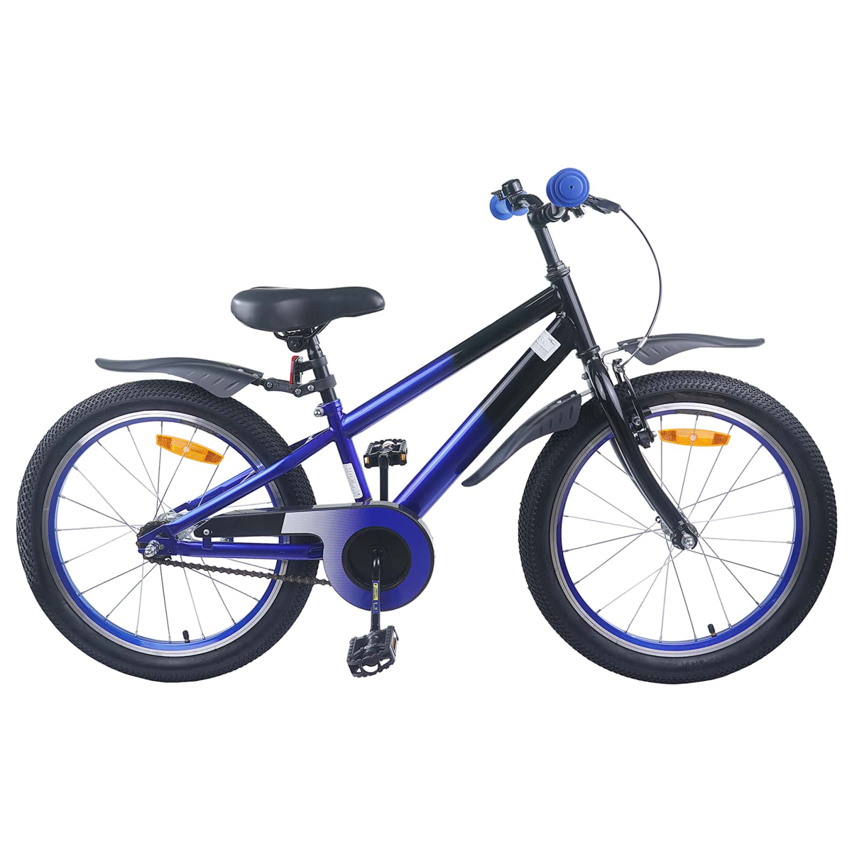 Ein blau-schwarzes Kinderfahrrad mit Schutzblechen und blauen Felgen.