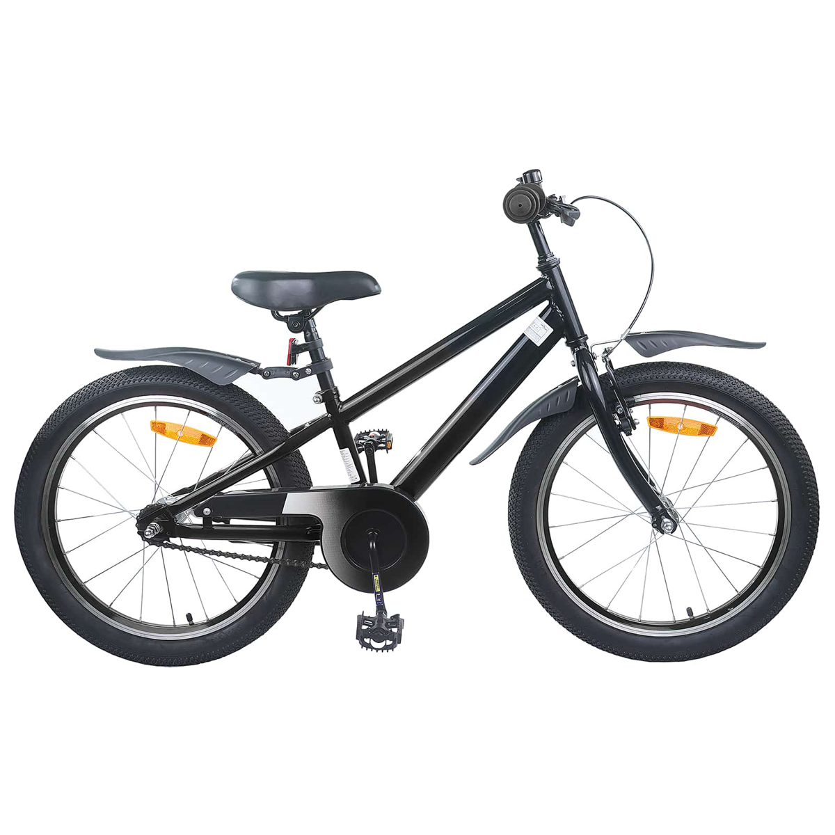 Ein schwarzes Fahrrad mit Schutzblechen, schwarzem Sitz und silbernen Speichen.