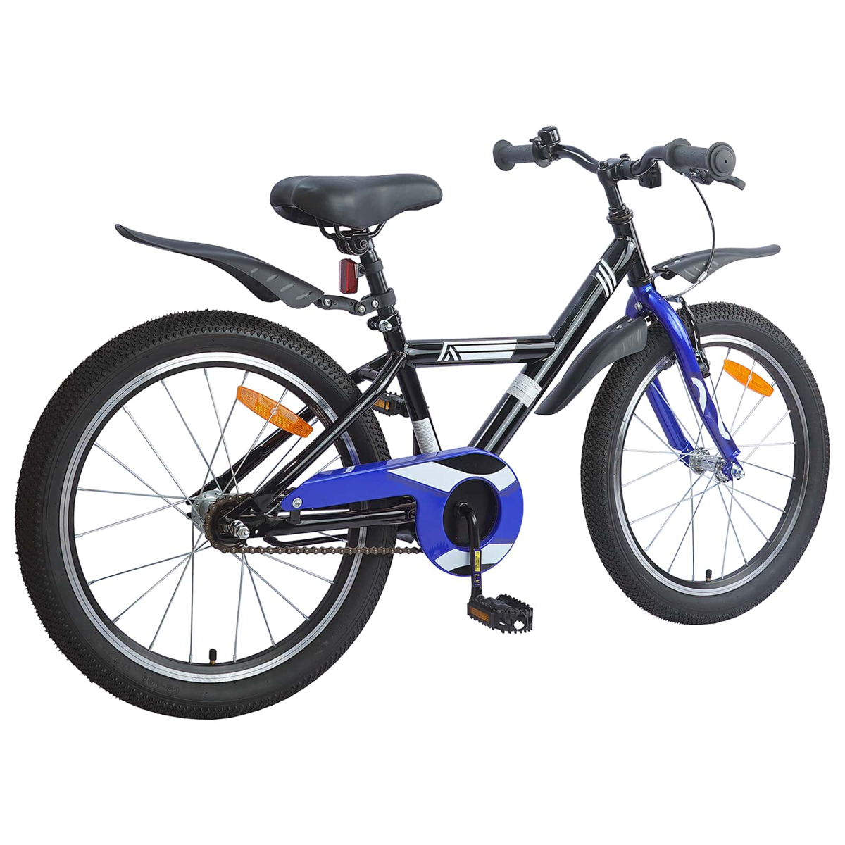 Schwarzes und blaues Kinderfahrrad mit Schutzblechen und Reflektoren.