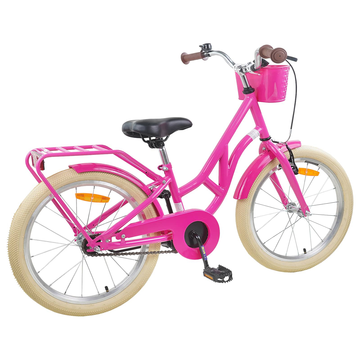 Ein leuchtend pinkes Kinderfahrrad mit beige Reifen, einem Korb und Gepäckträger.