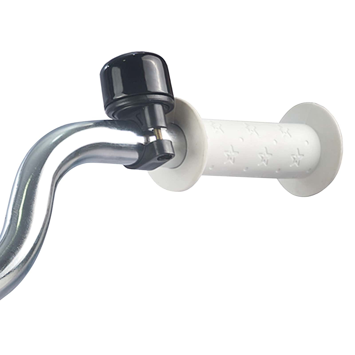 Nahaufnahme eines Fahrradlenkers mit schwarzer Klingel und weißem Griff mit Sternenprägung.