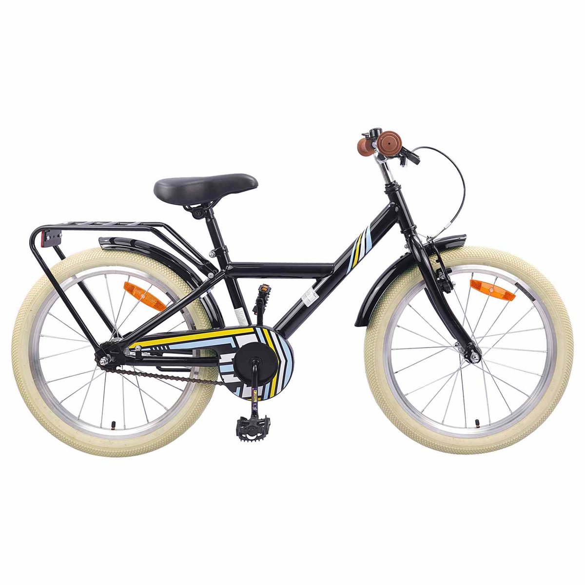 Ein schwarzes Kinderfahrrad mit hellbraunen Griffen, cremefarbenen Reifen und Gepäckträger.