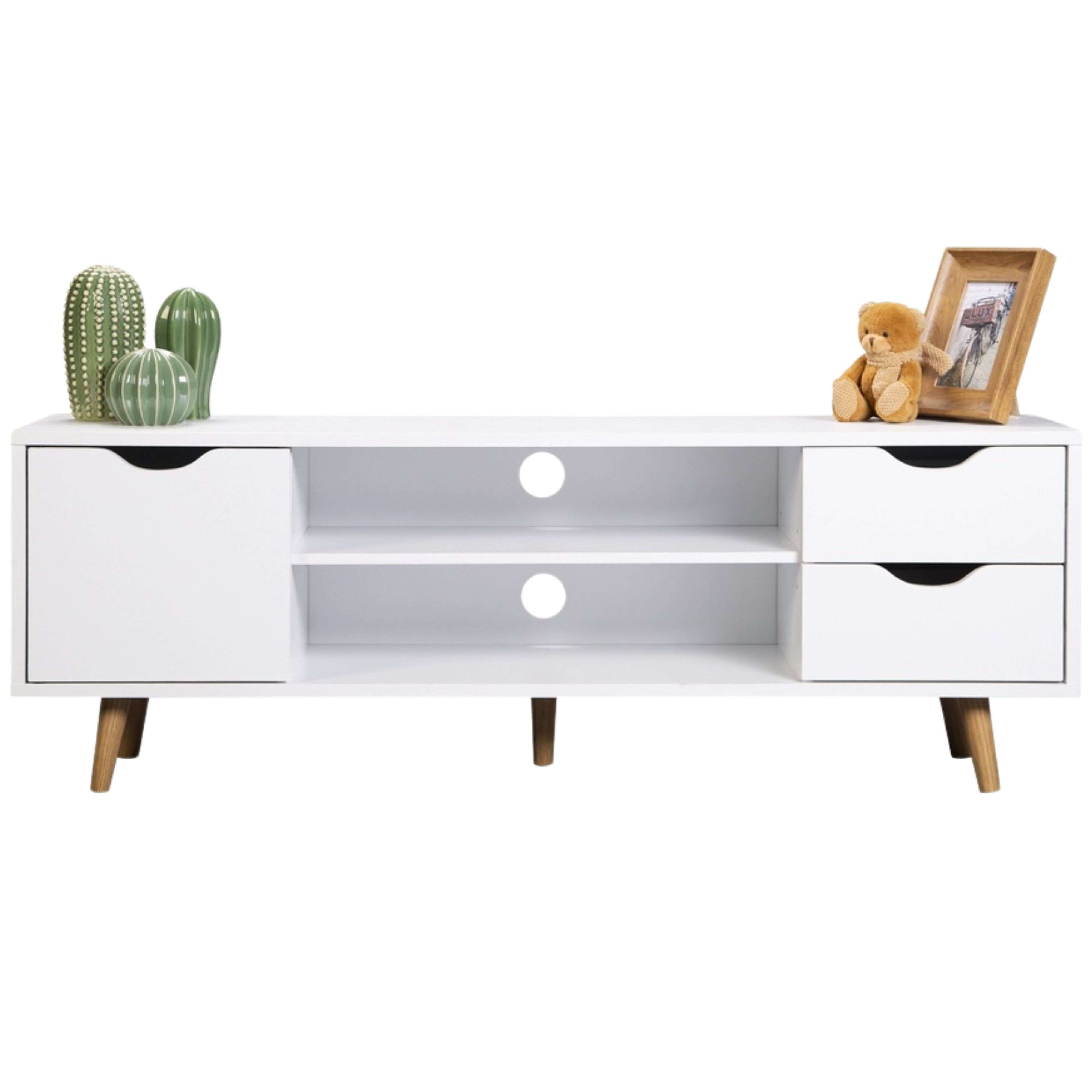 Un mueble de TV blanco con patas de madera, cajones y estantes abiertos.