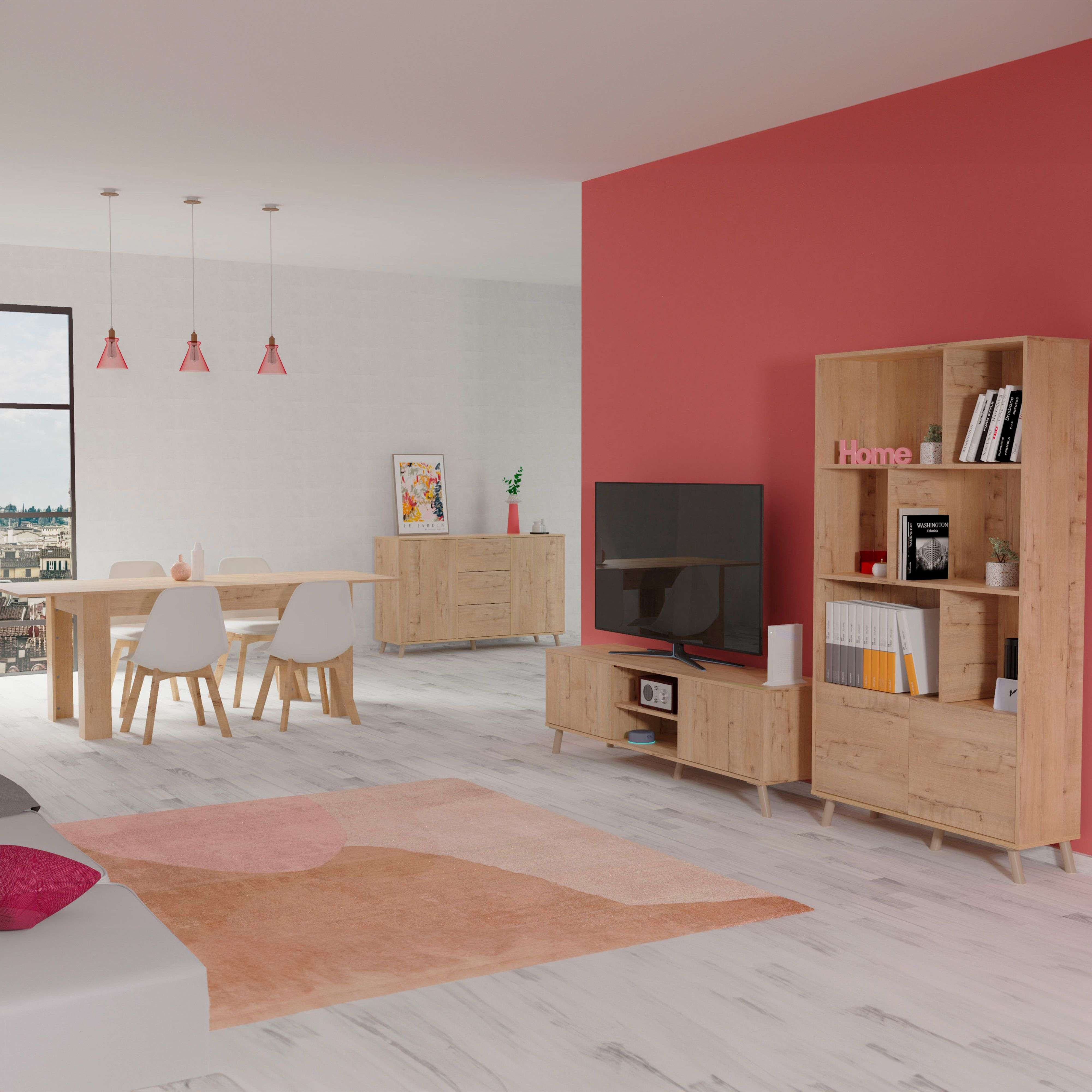 Sala de estar moderna con comedor, TV, estante y alfombra.