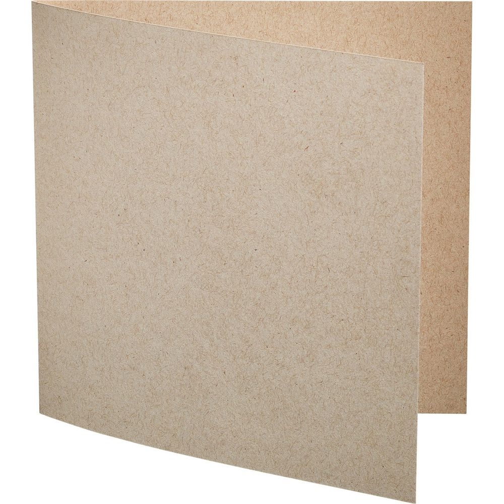 Ein beige farbener Kartonordner, der sich öffnet, mit einer glatten Oberfläche.