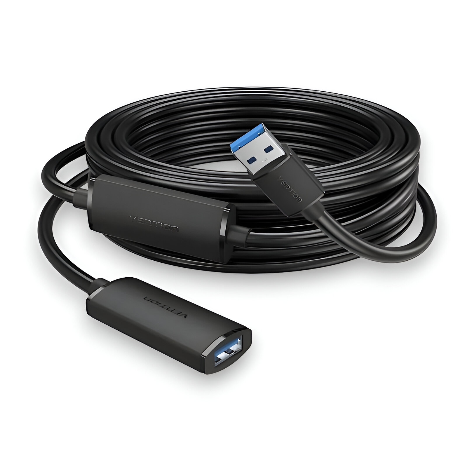 Cable USB 3.0 negro con dos adaptadores, enrollado sobre fondo blanco.