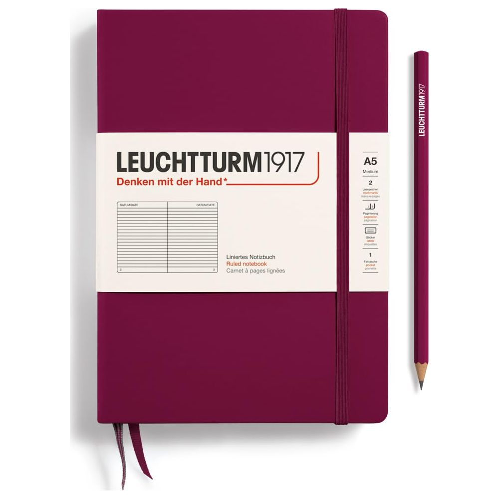 Un taccuino Leuchtturm1917 bordeaux con una matita accanto.