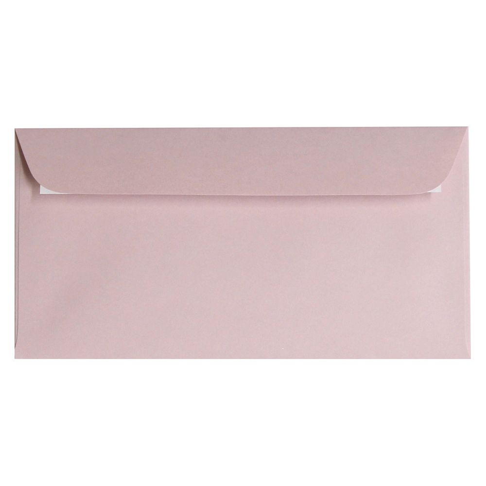 Ein geschlossener rosa Umschlag mit einem weißen Rand, der oben sichtbar ist.