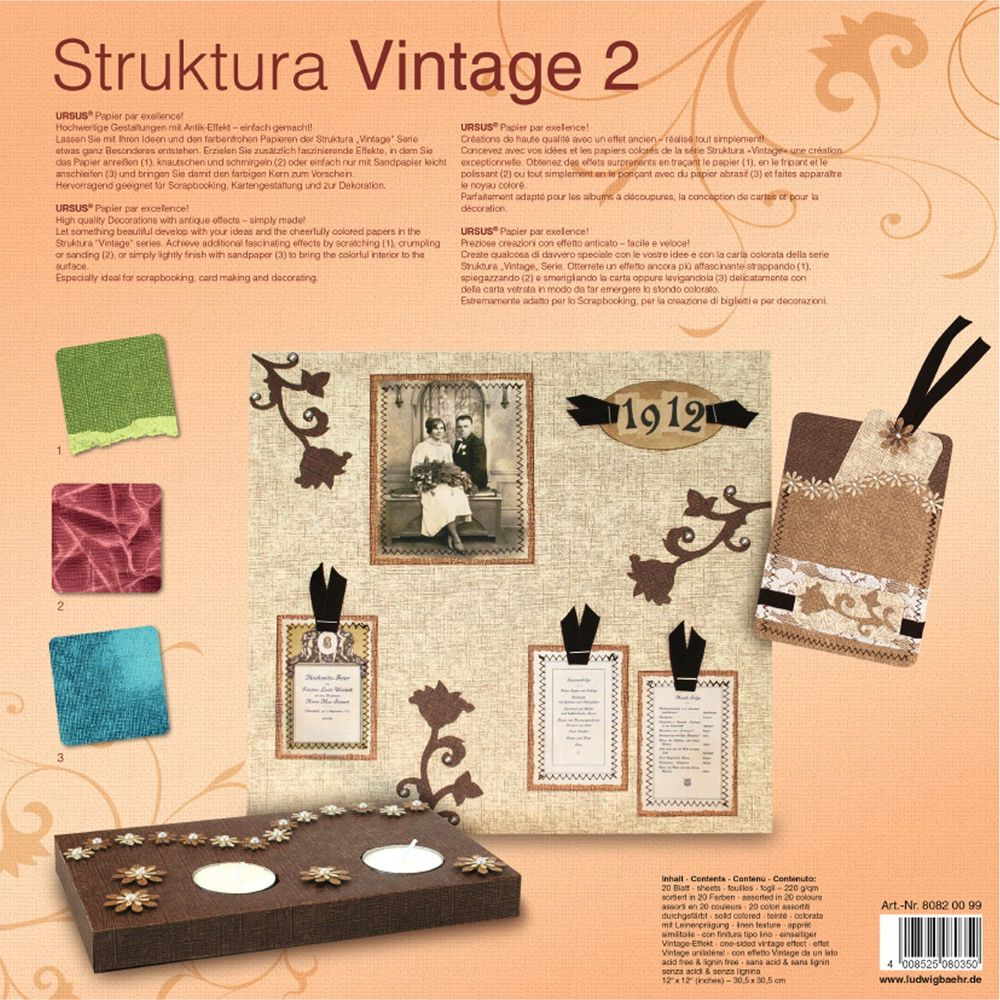 Materiali per scrapbooking vintage con foto nuziale, portacandele e biglietti.