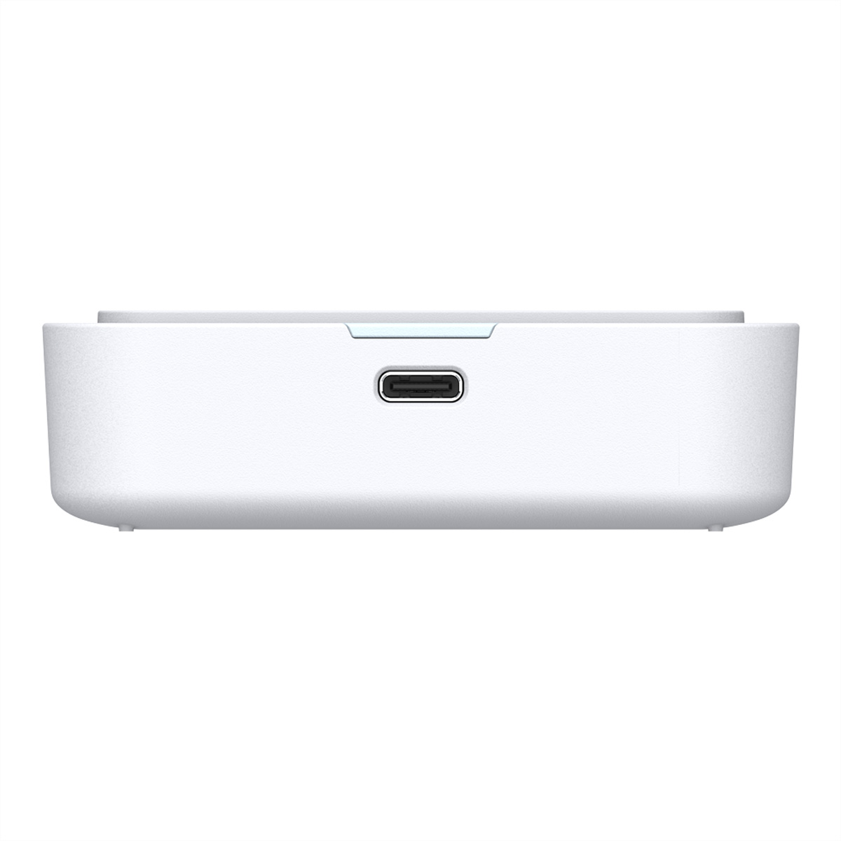 Ein weißes Gerät mit einem USB-C-Anschluss in der Mitte.