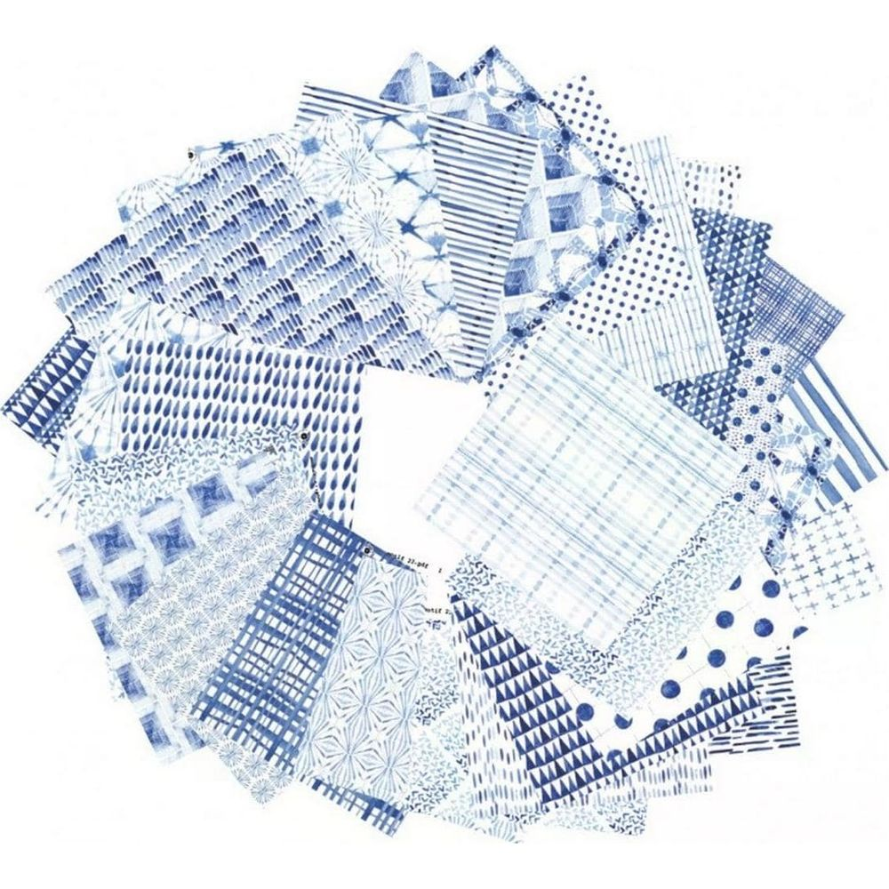 De nombreux motifs bleus et blancs disposés en cercle.