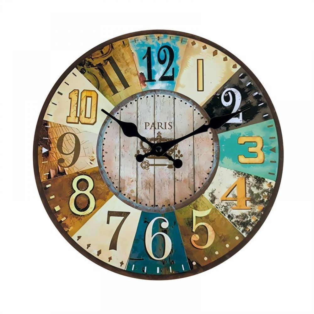 Eine bunte Wanduhr mit römischen Ziffern und Pariser Motiv im Zentrum.