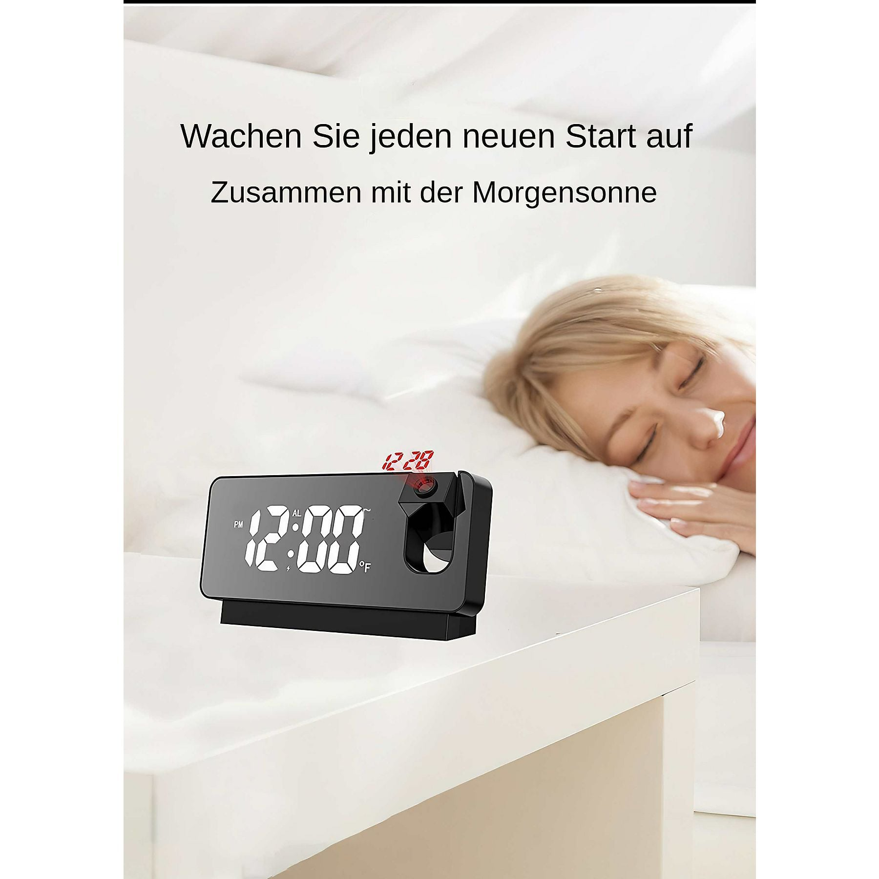 Eine Frau schläft neben einem Wecker, der 12:00 Uhr anzeigt.