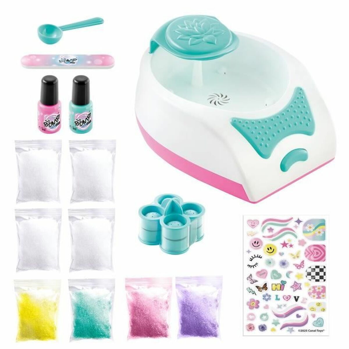 Ein Spielzeug-Nagelpflege-Set mit Fußbad, Nagellack, Badesalz und Stickern.