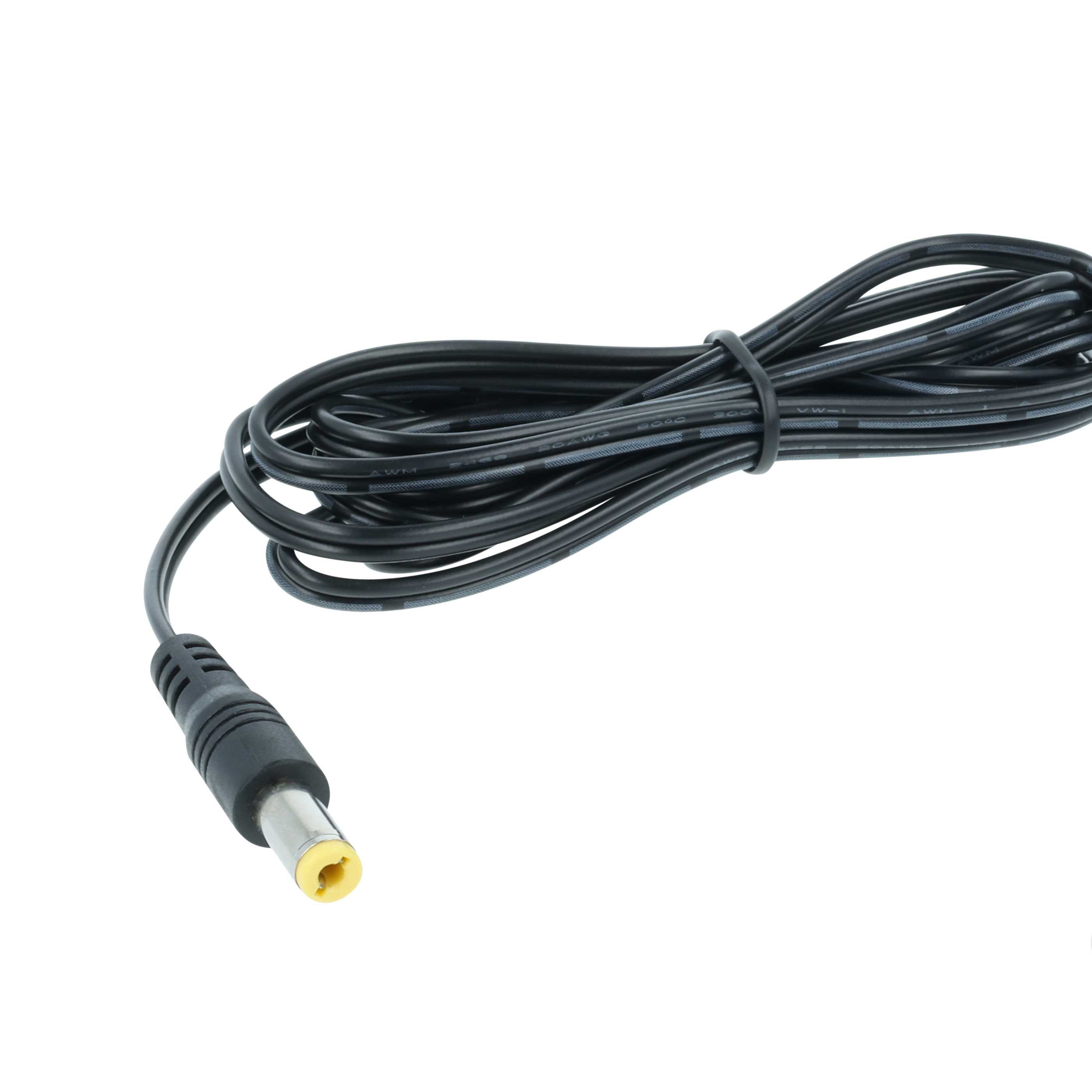Schwarzes Kabel mit DC-Stecker, aufgerollt.