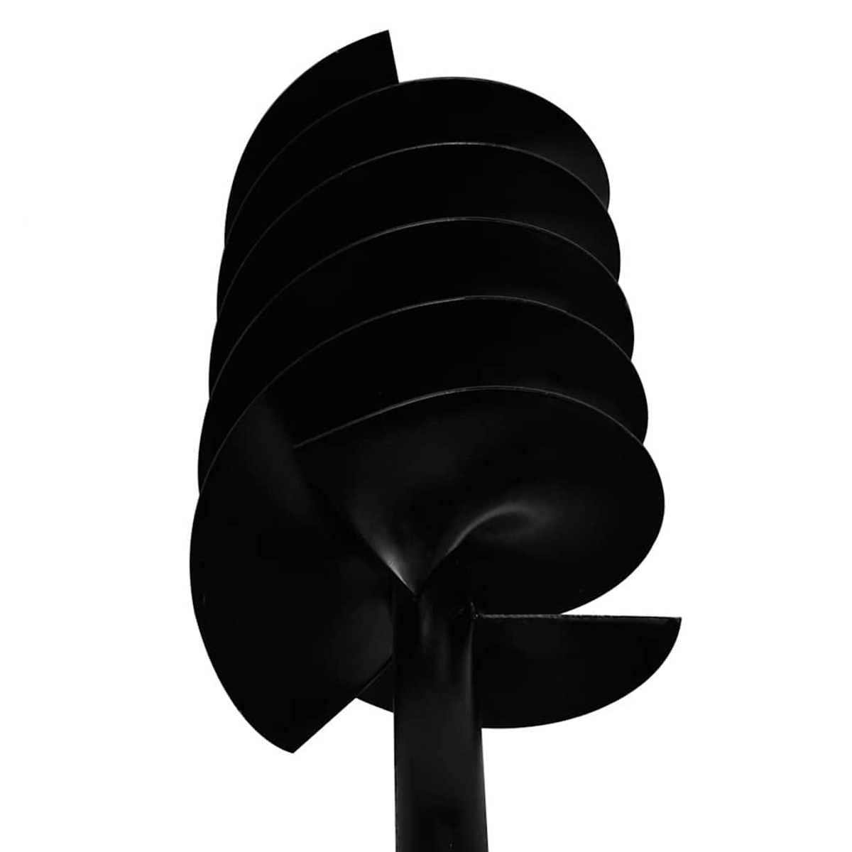 Schwarzer Erdbohrer mit spiralförmigen Klingen vor weißem Hintergrund.