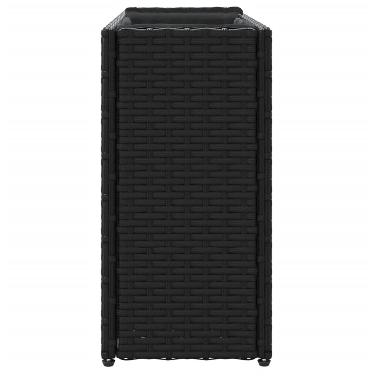 Tavolo nero in rattan su ruote con cuscino sopra.