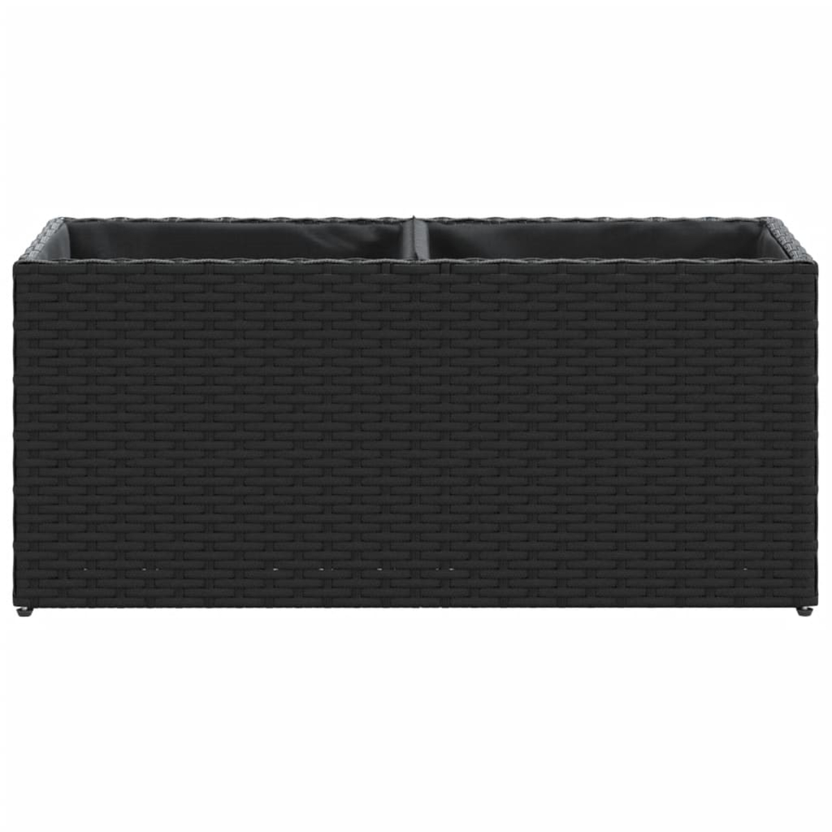 Un fioriera rettangolare nera a due scomparti con design in rattan.