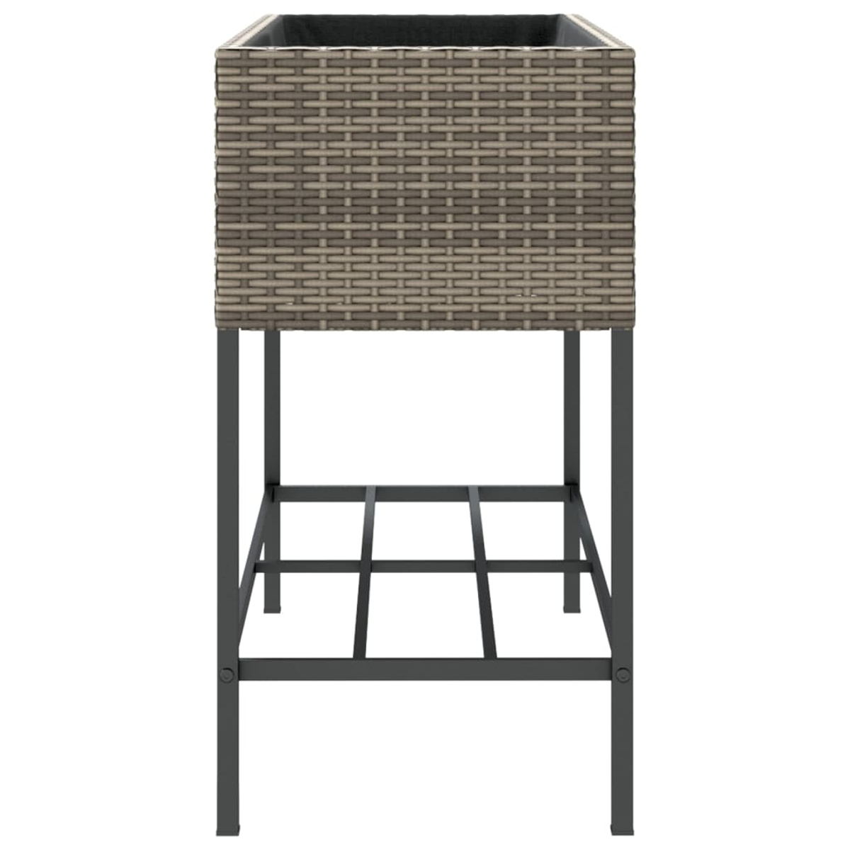 Una fioriera rettangolare in rattan grigio su un supporto in metallo nero.