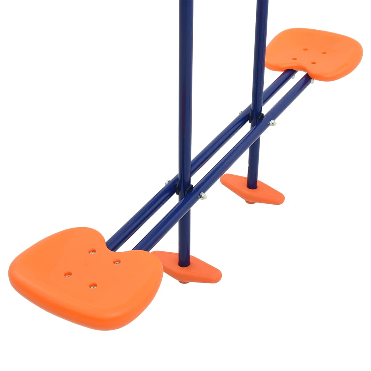 Nahaufnahme einer blauen Wippe aus Metall mit zwei orangefarbenen Sitzen und Füßen.