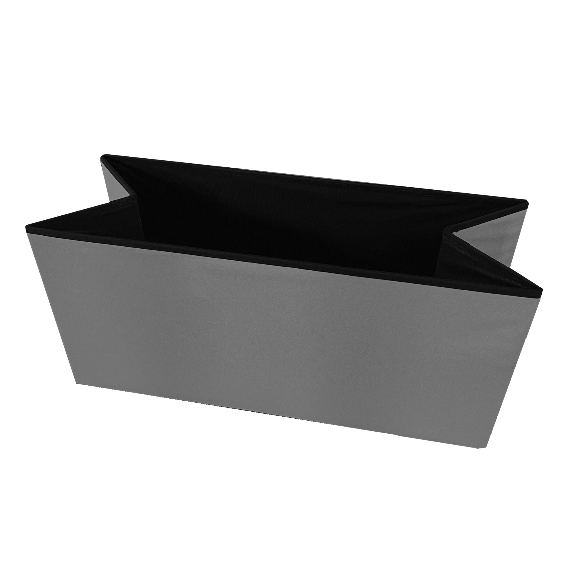 Un cesto de tela gris con interior negro, aislado sobre fondo blanco.