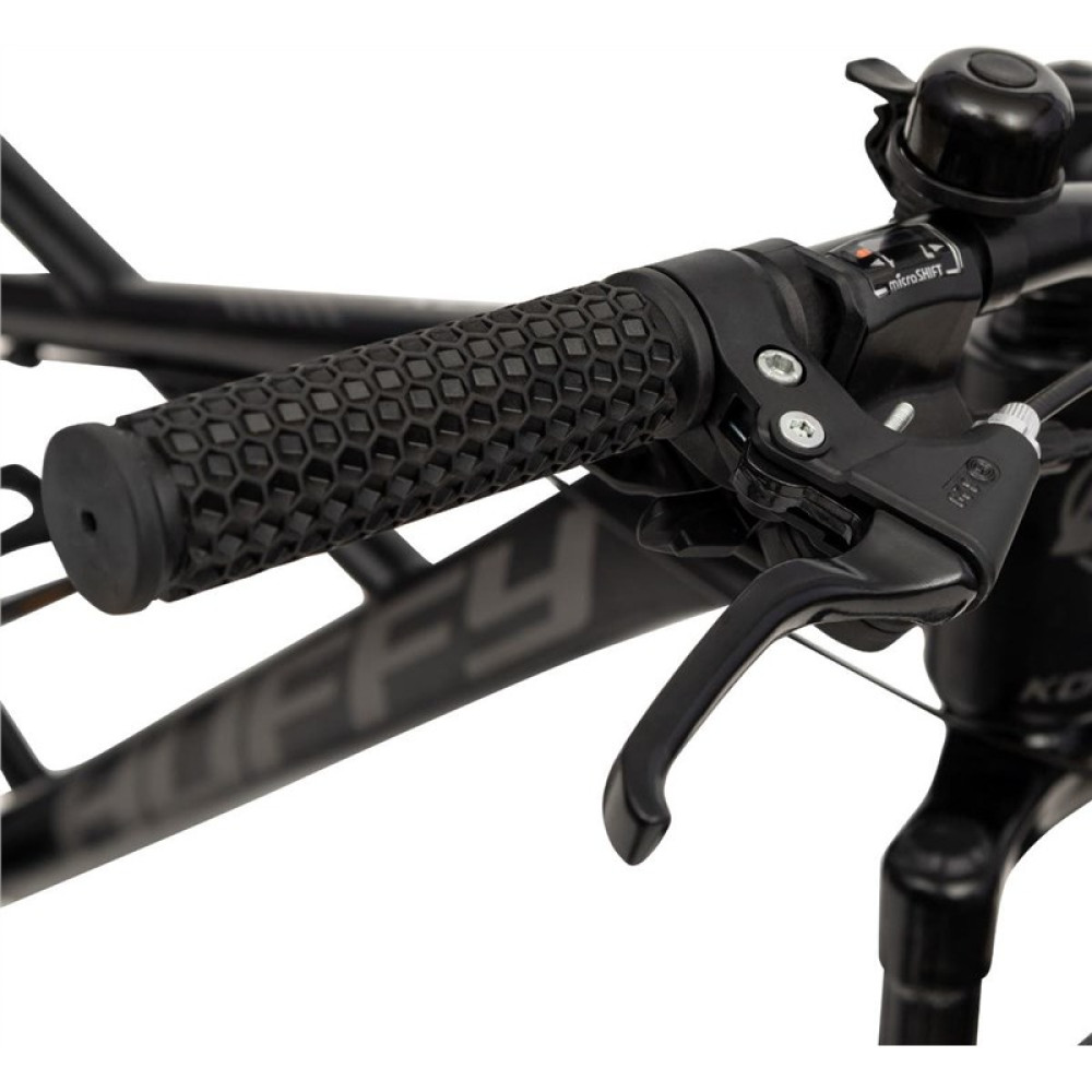 Czarna kierownica roweru z teksturowanym chwytem, dźwignią hamulca i dzwonkiem.