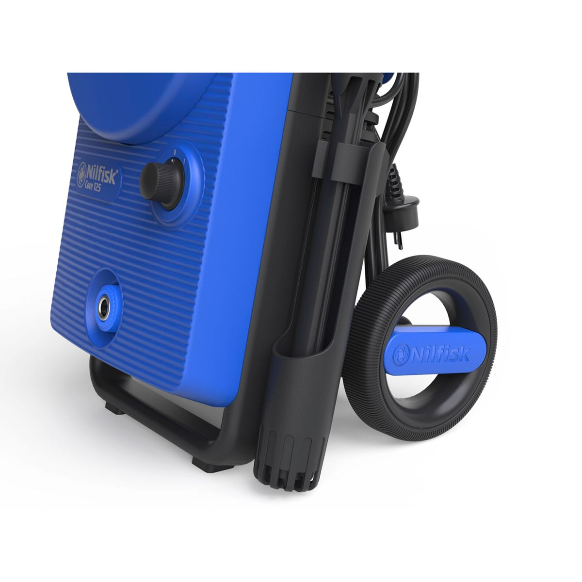 Niebieska myjka ciśnieniowa z czarnym kołem i uchwytem na białym tle.