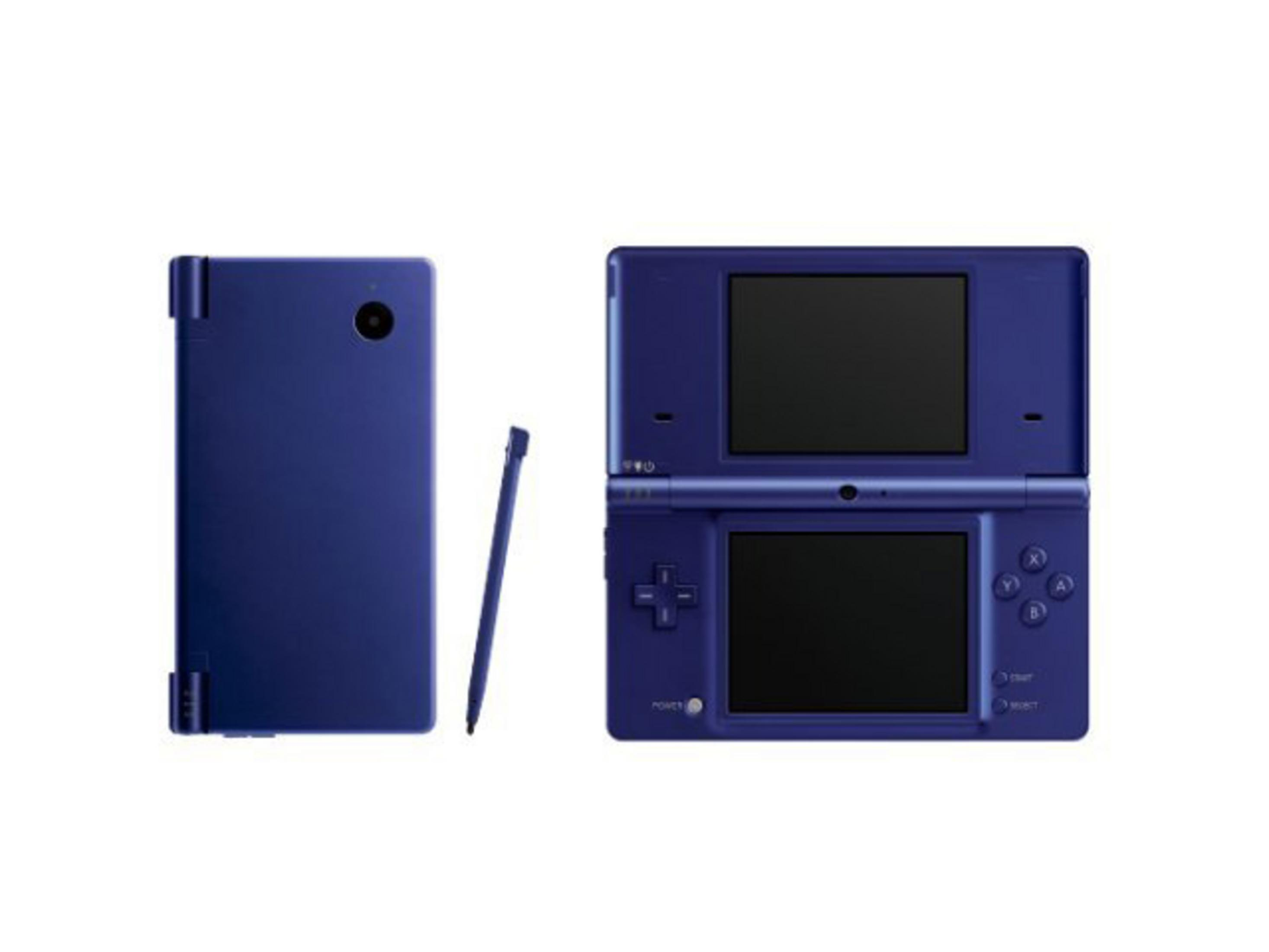 Ein blauer Nintendo DS mit Stift. Die Konsole ist geöffnet und zeigt die Bildschirme.