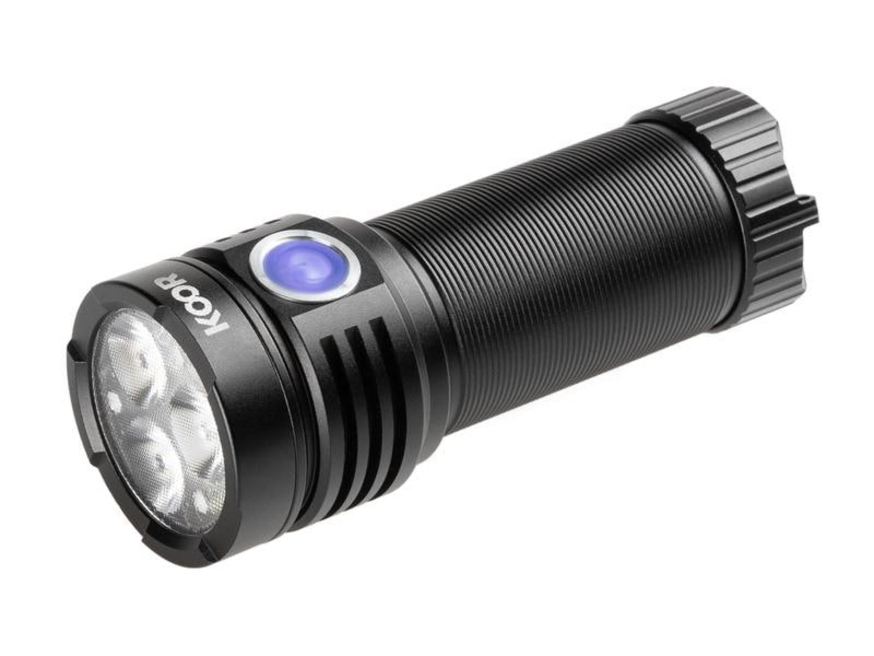 Torcia nera con tre LED e un pulsante blu.