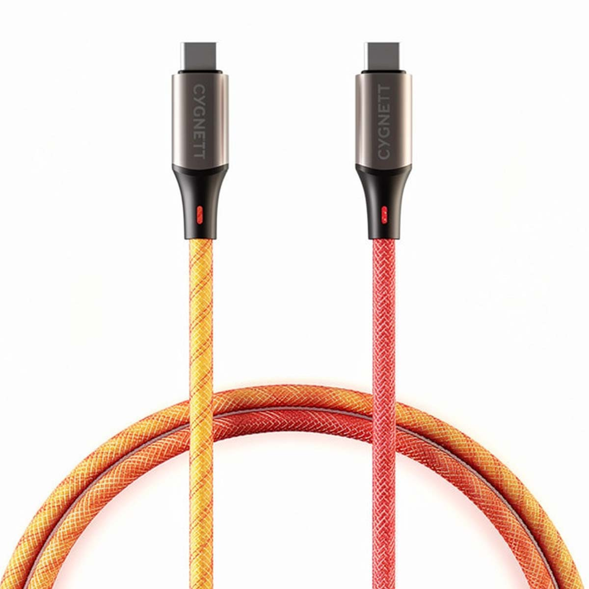 Due cavi USB-C Cygnett, uno giallo/arancione, uno rosso, con cordini intrecciati.
