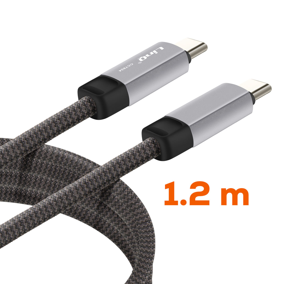 Un cavo USB-C argentato con connettori neri e treccia in tessuto grigio.