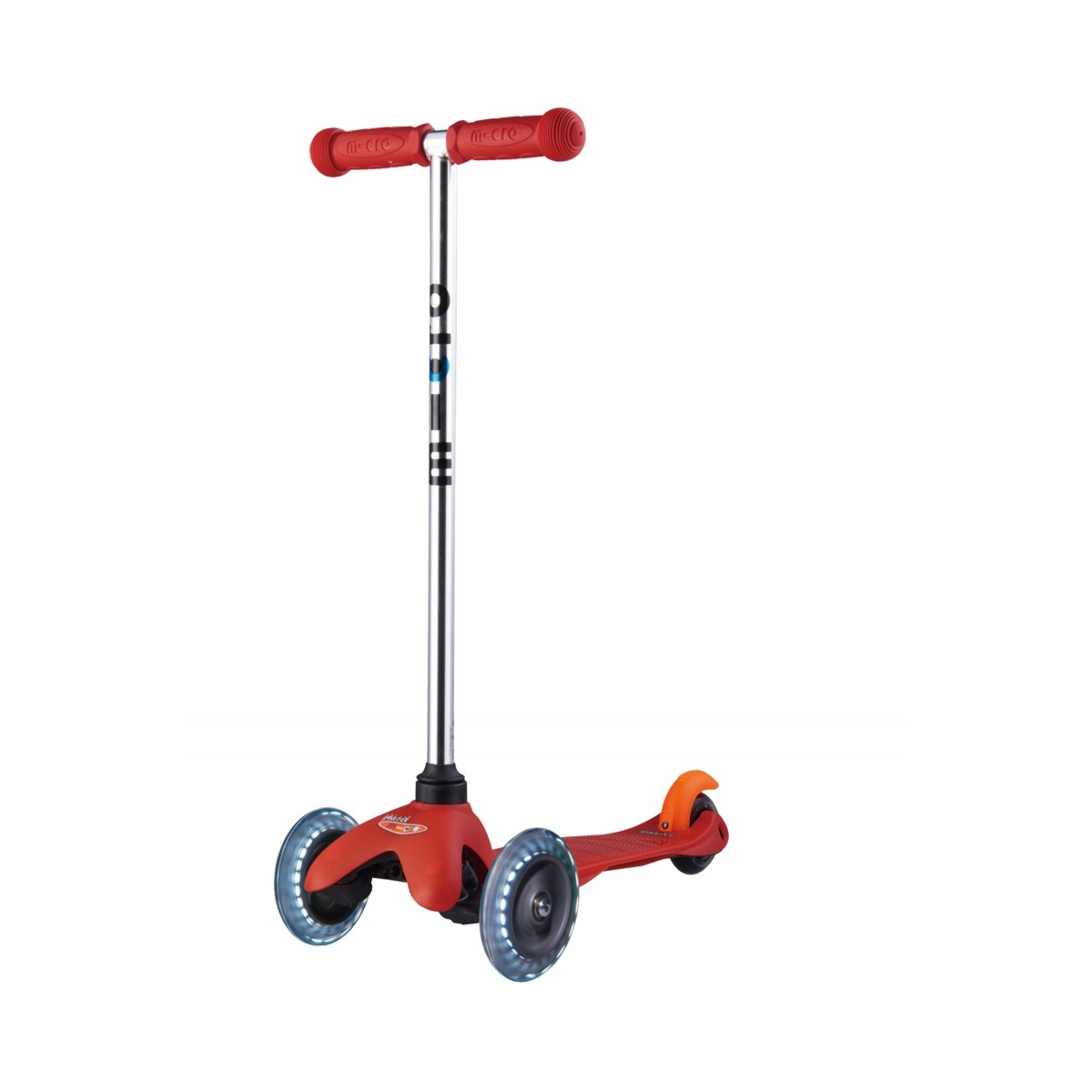 Czerwony trójkołowy skuter z srebrną kierownicą i podświetlanymi kołami.