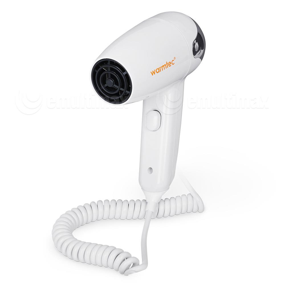 Biała suszarka do włosów ze spiralnym kablem na białym tle.