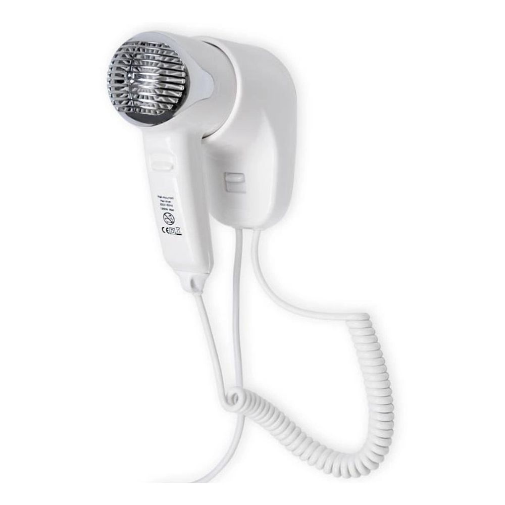 Biała suszarka do włosów montowana na ścianie z srebrną kratką z przodu i spiralnym kablem.