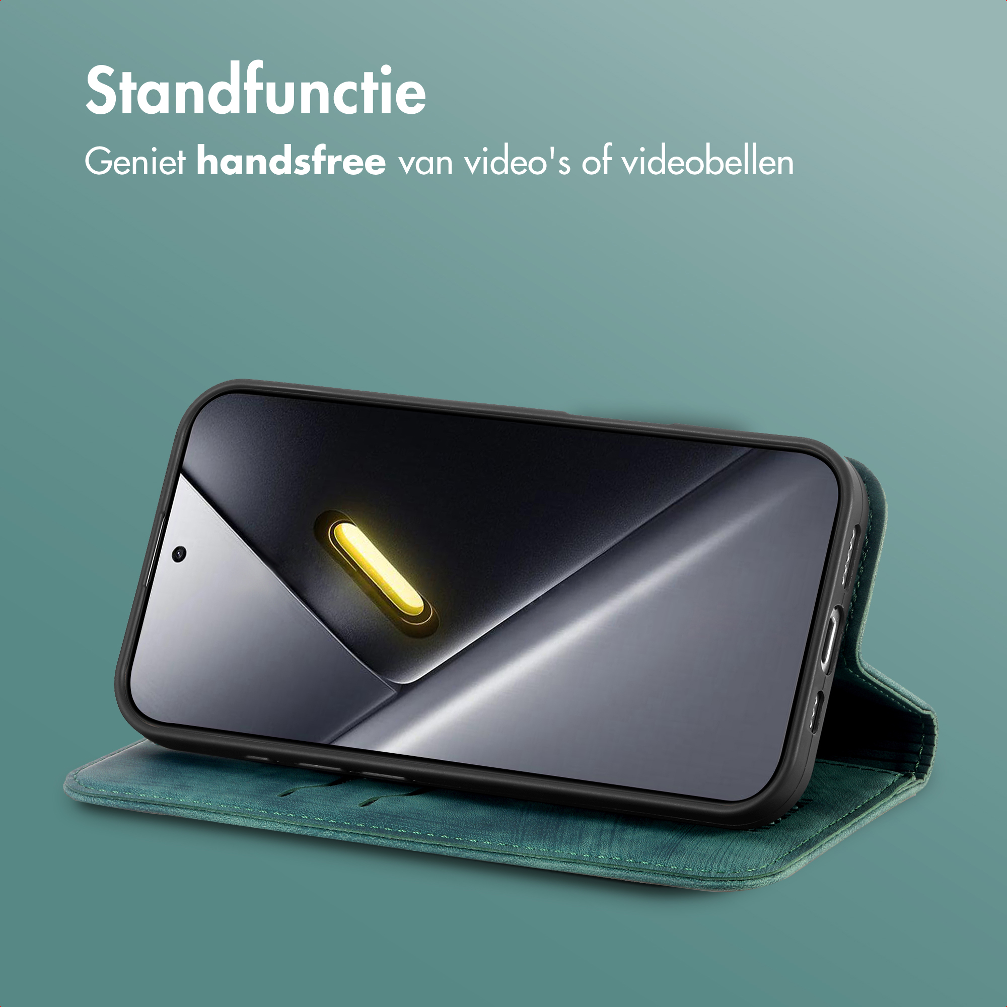Uno smartphone in custodia verde sta in piedi per guardare video.