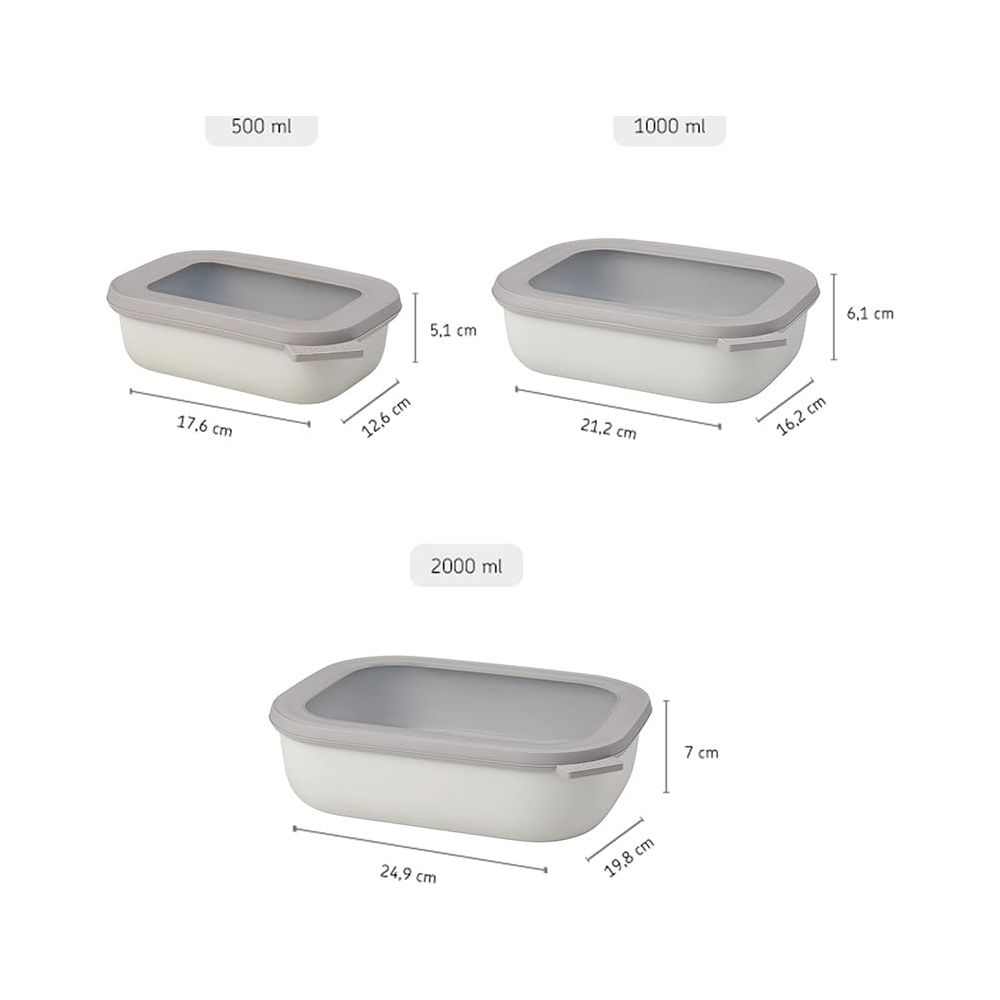 Tre contenitori rettangolari bianchi con coperchi grigi, nelle misure 500ml, 1000ml, 2000ml.