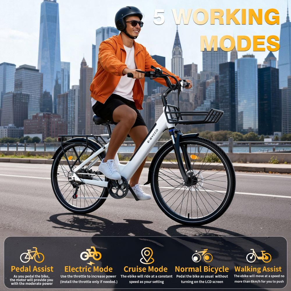 Uomo su e-bike bianca davanti skyline città, 5 modalità di lavoro.