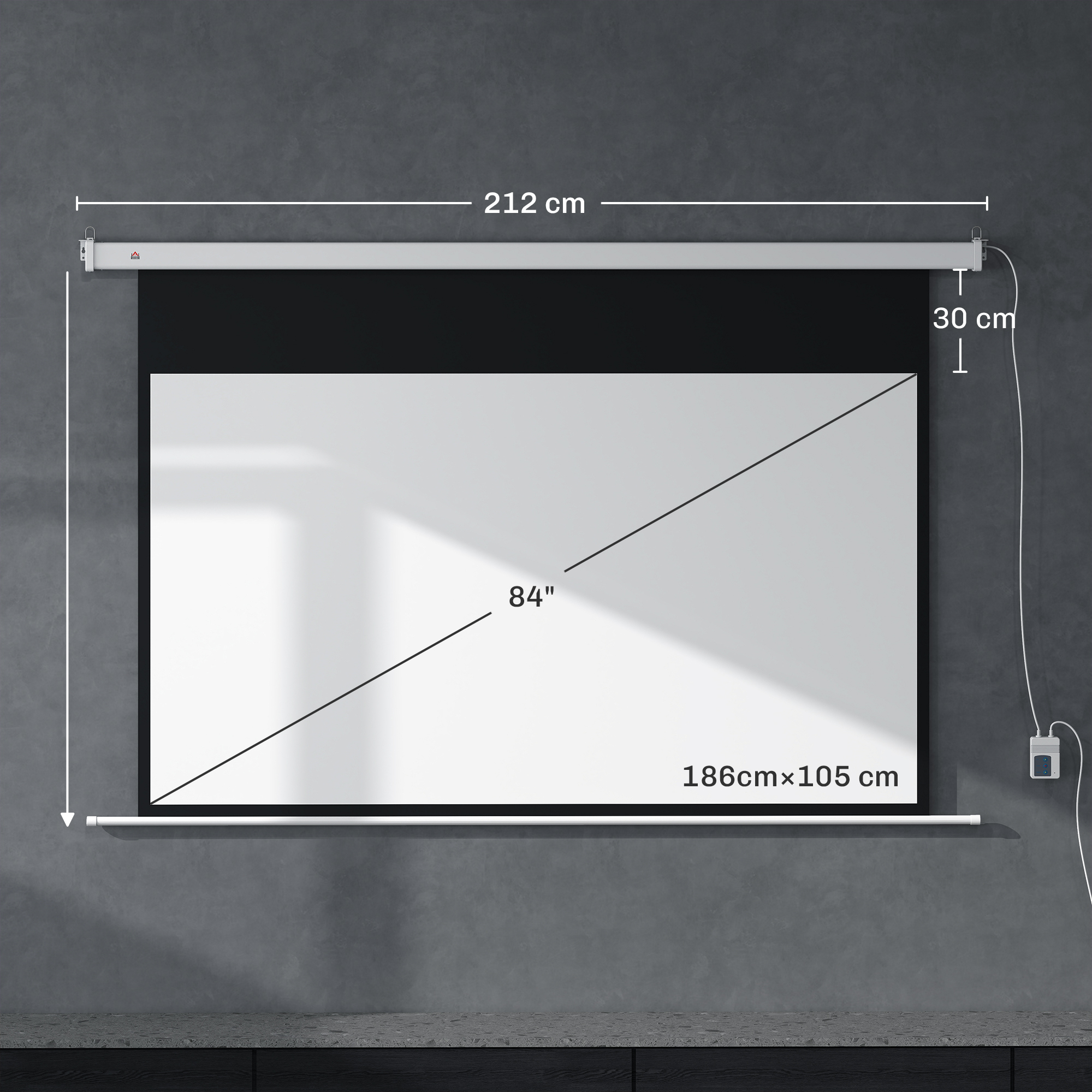 Uno schermo di proiezione bianco, largo 212 cm, pende da un muro scuro.