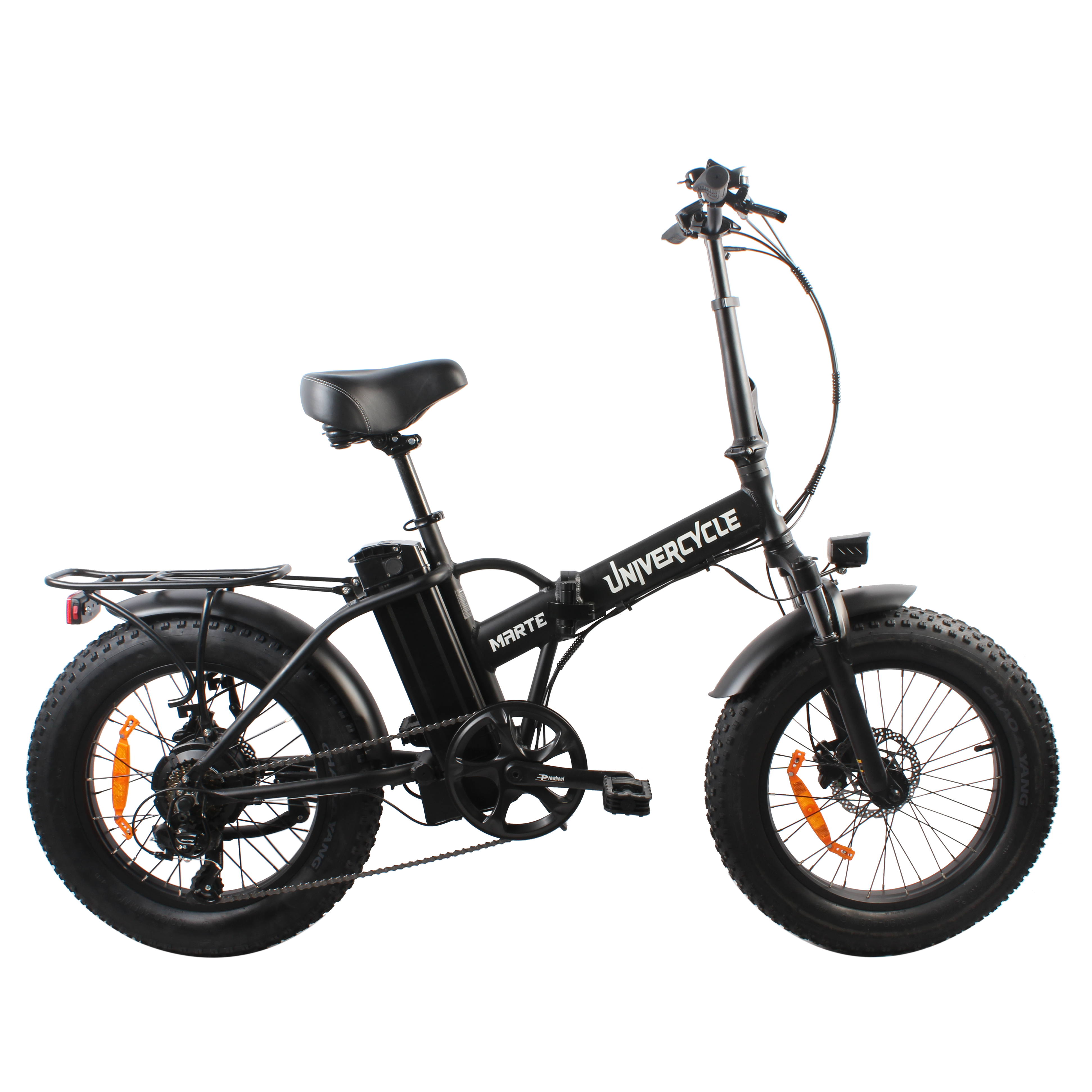 Schwarzes Klapprad mit dicken Reifen, Gepäckträger und orangenen Reflektoren.