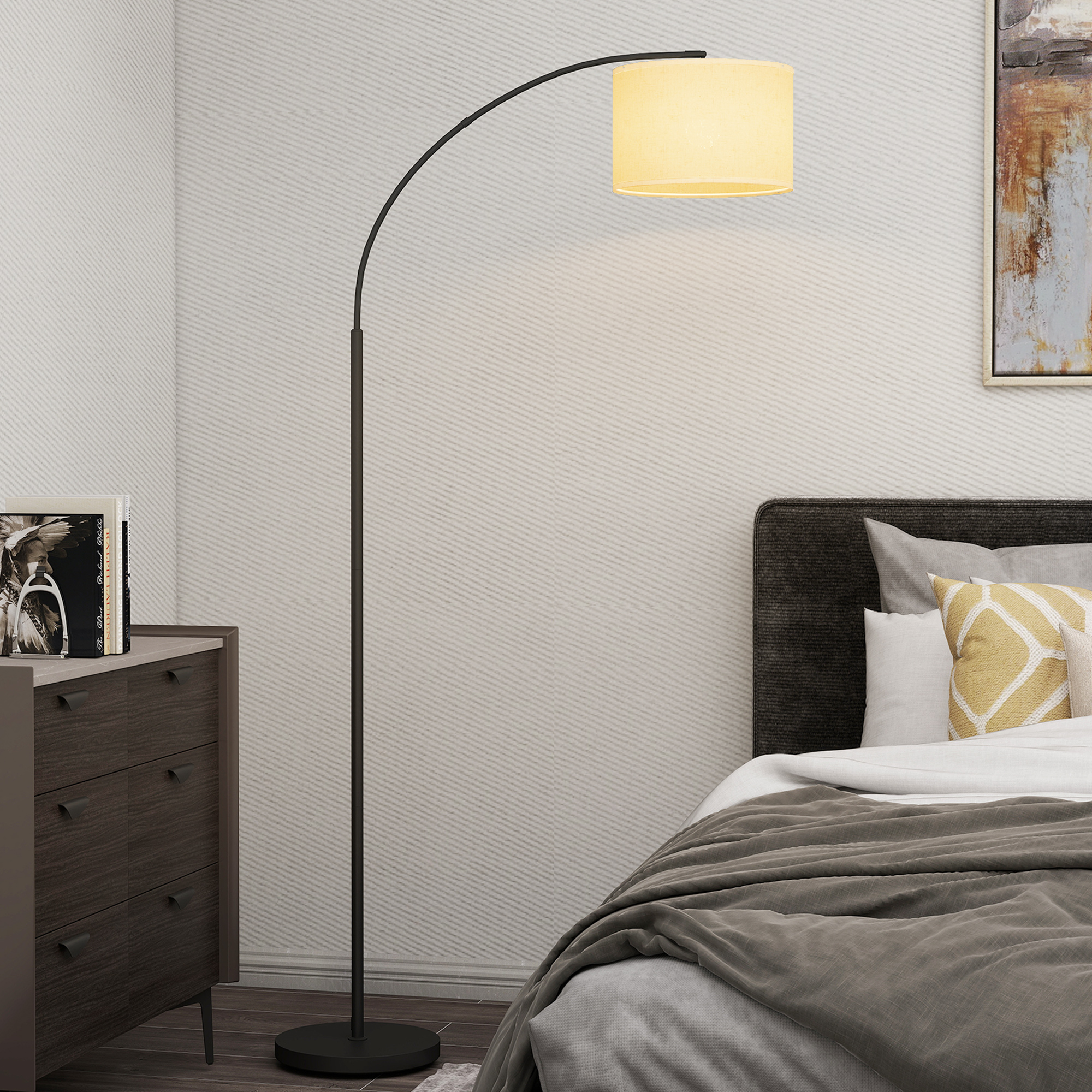 Una camera da letto con paralume ad arco, comodino e letto.