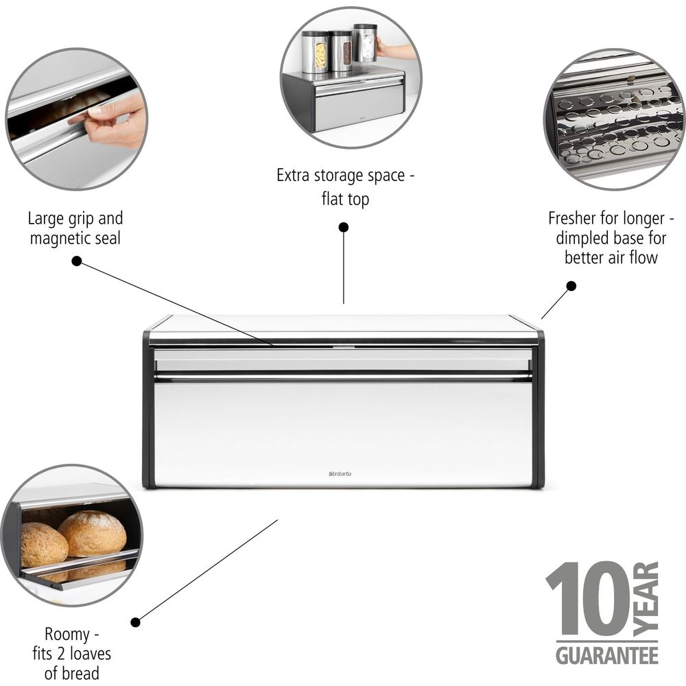 Portapane argentato con coperchio piatto, maniglia magnetica e base ventilata.