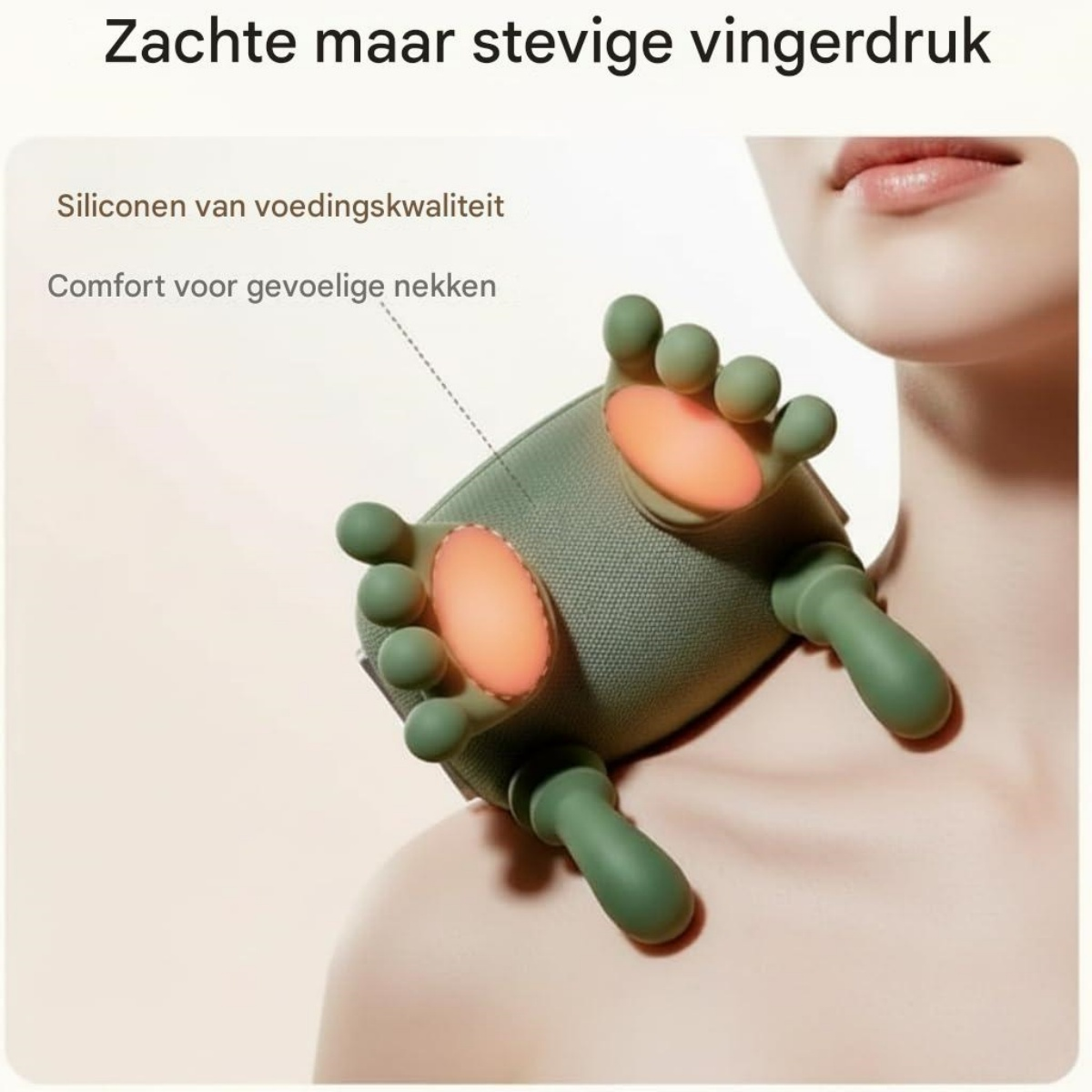 Ein grünes Nackenkissen mit Fingeraufsätzen auf der Schulter einer Person.
