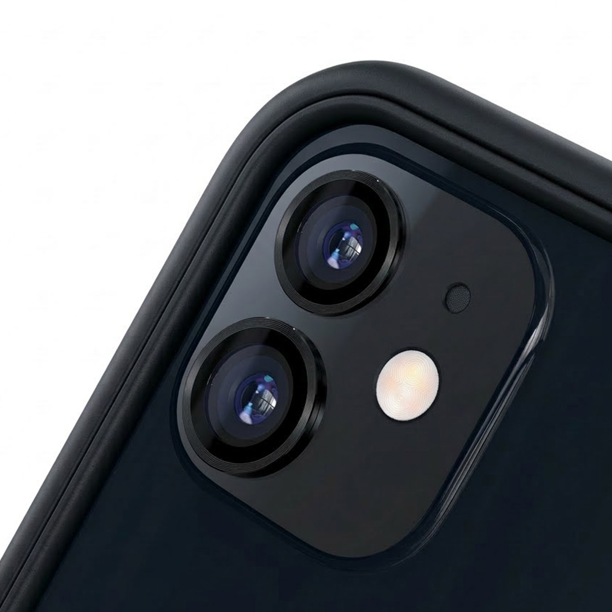 Close-up van het dual-lens camerasysteem aan de achterkant van een donkere smartphone.