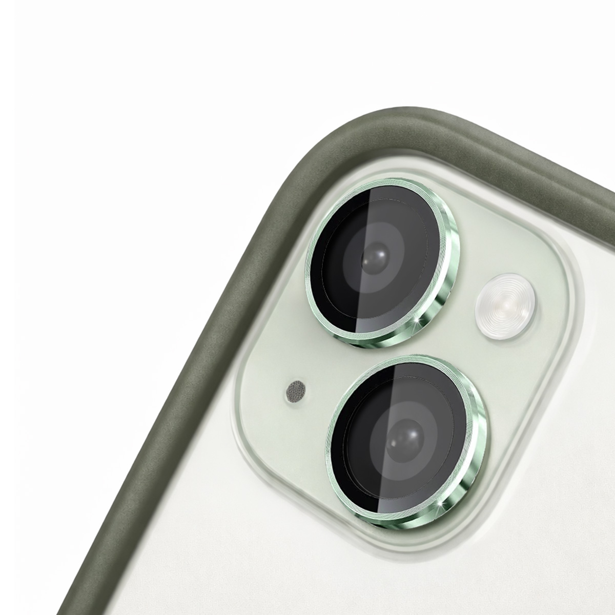 Primer plano del doble lente de cámara de un smartphone con flash.