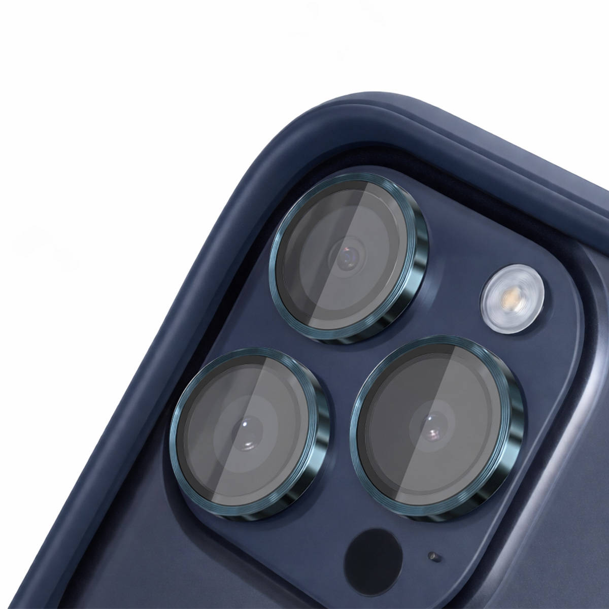 Custodia blu scuro per telefono con tre obiettivi e flash.