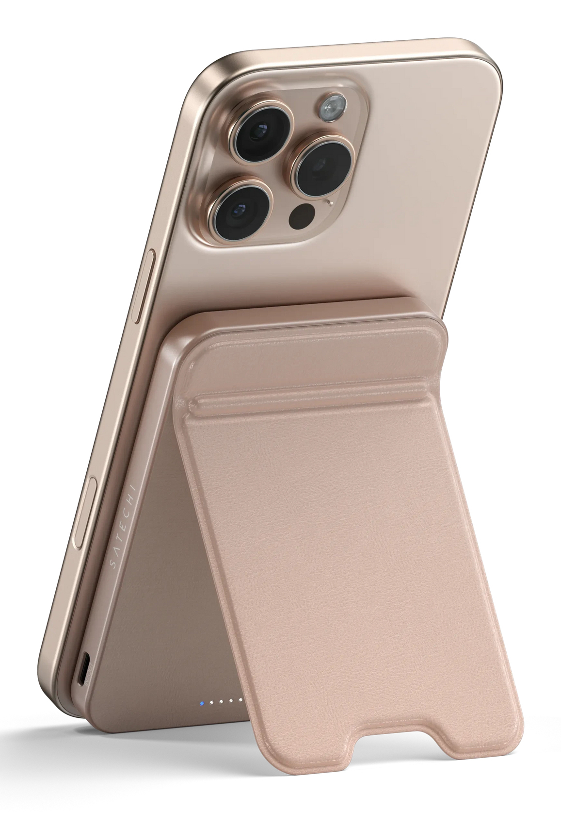 Goldfarbenes Smartphone mit drei Kameras und einer Ständerhülle.