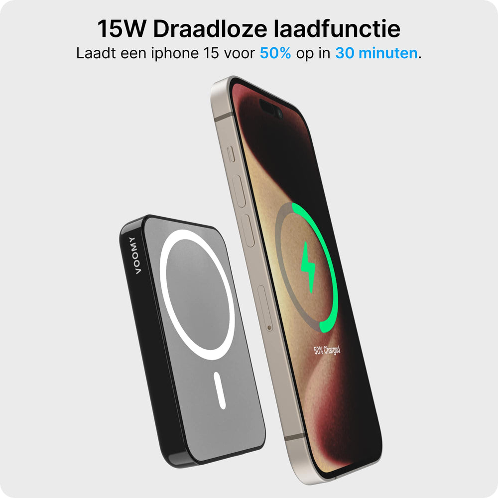 Un caricabatterie VOOMY grigio accanto a un iPhone 15 al 50% di carica.
