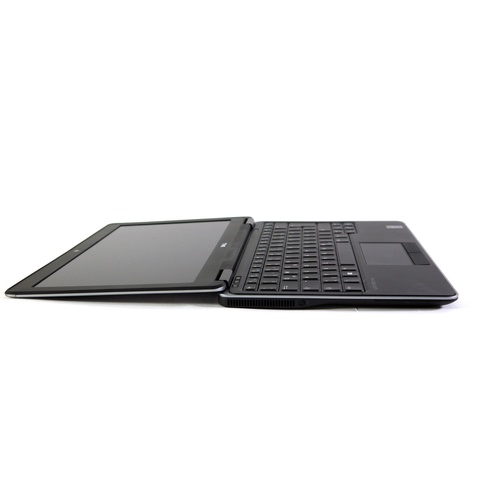 Ein geöffneter schwarzer Dell Laptop mit Tastatur und Bildschirm.