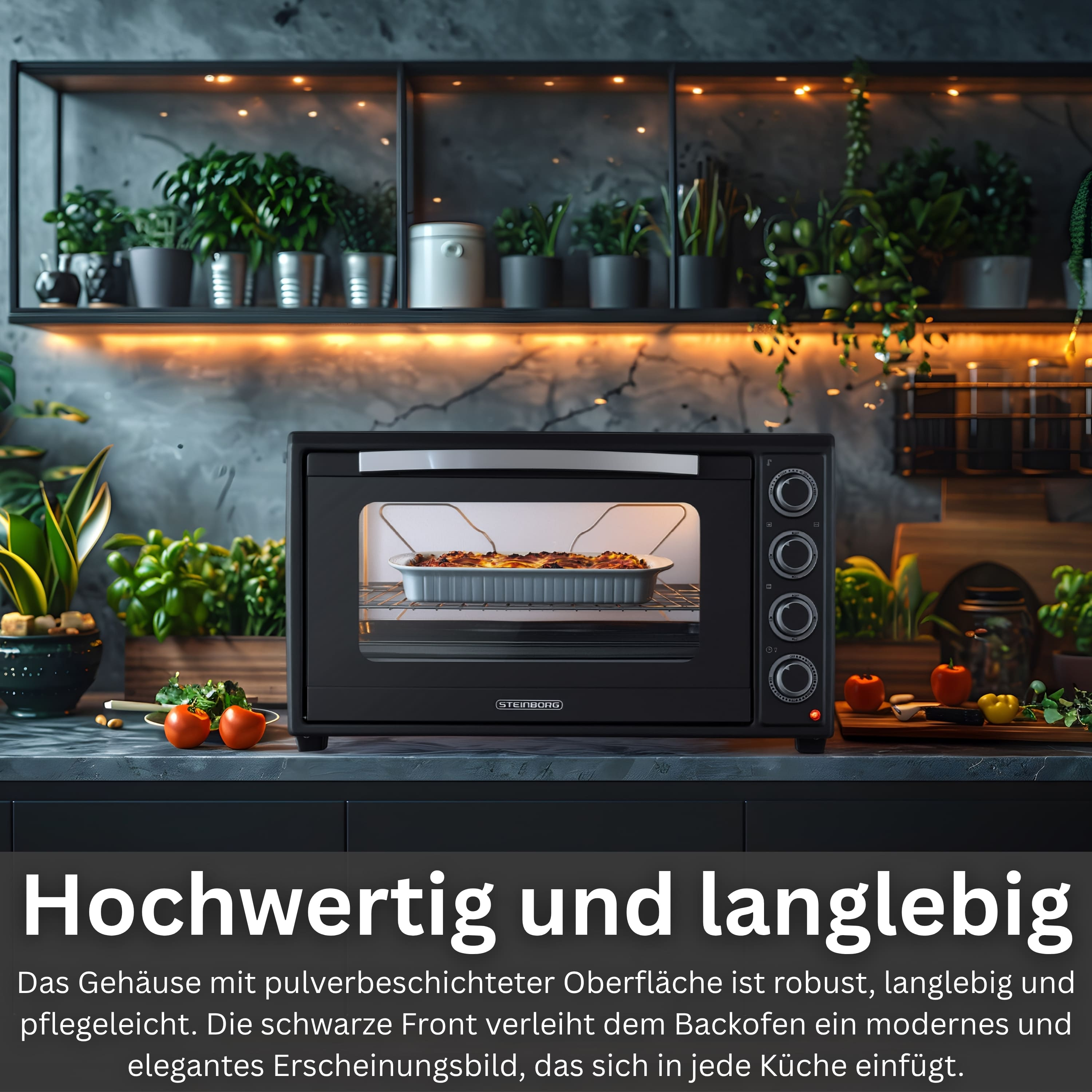 Ein schwarzer Steinborg Backofen mit Lasagne auf einem Rost. Dekoriert mit Pflanzen.